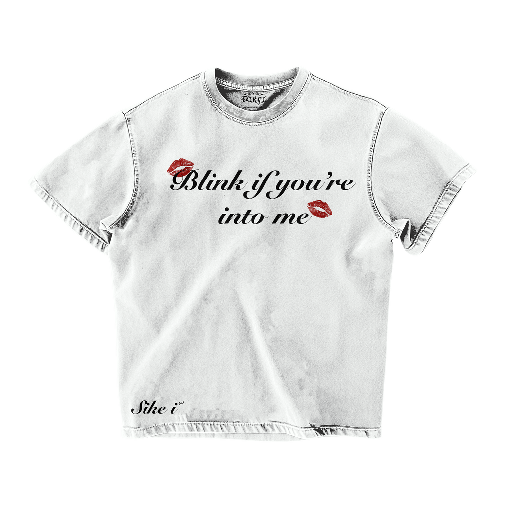 LOVE AT BLINK OVERSIZED T-SHIRT